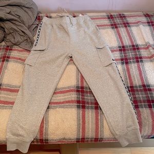 Médium grey nike cargo joggers brand new never worn